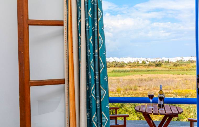 Surfer Paradise Studios Apartments in Naxos